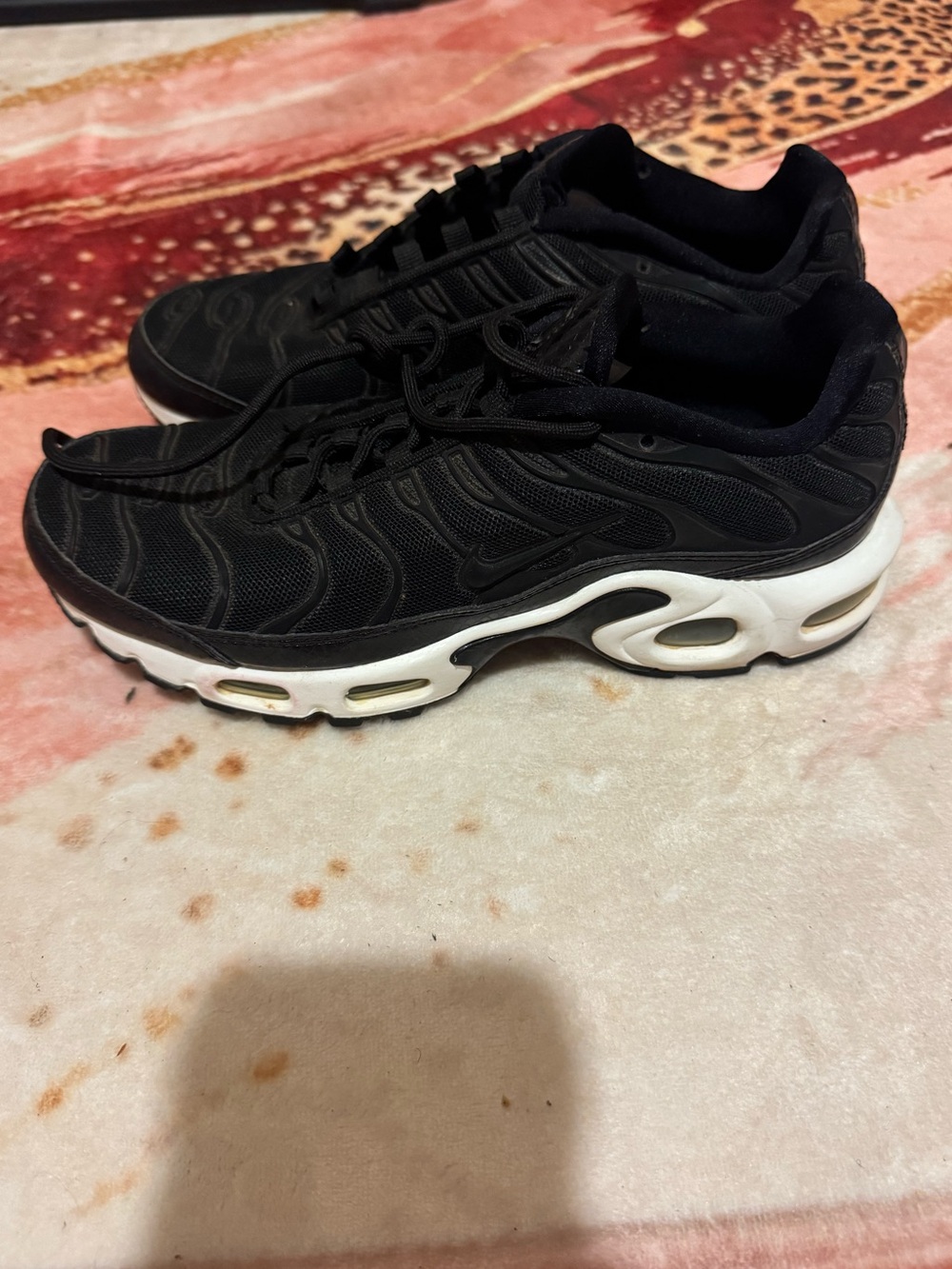 Nike Black Women's Mesh Runner with White Cushioned Midsole